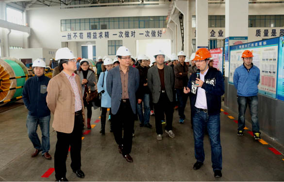 2015年11月21日，市光华高中党员、西席来尊龙凯时电缆旅行