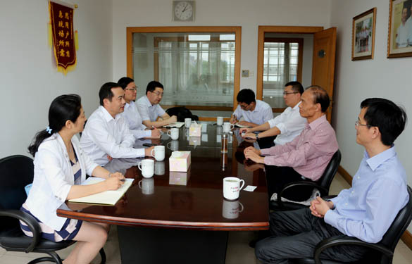 2015年6月4日，中国银行常州分行行长程祥一行来尊龙凯时电缆调研
