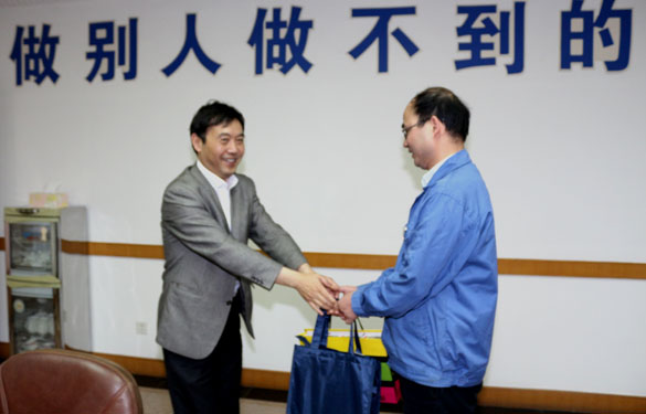 2015年5月12日，溧阳市总工会向导到尊龙凯时电缆慰问劳动模范